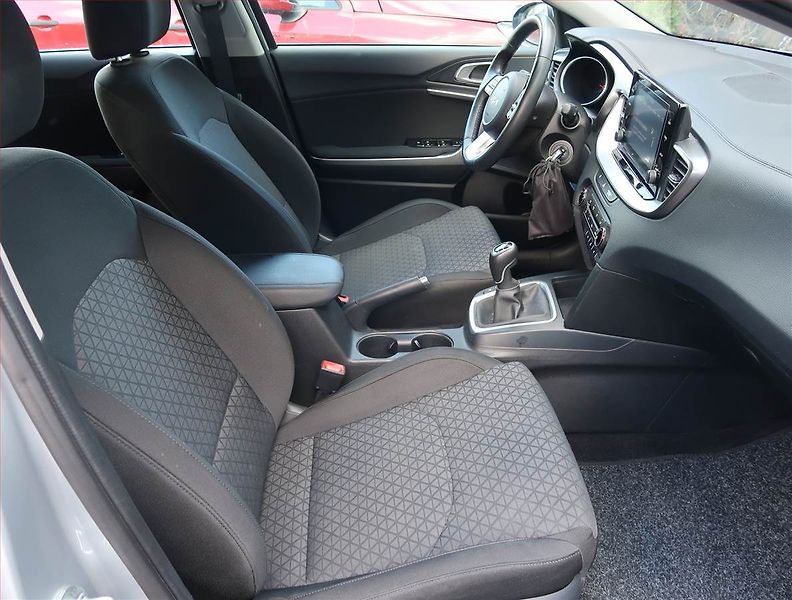 Kia Ceed (2023) Spin 1.0 T-GDI, SPIN, DPH - fotka 9 z 20