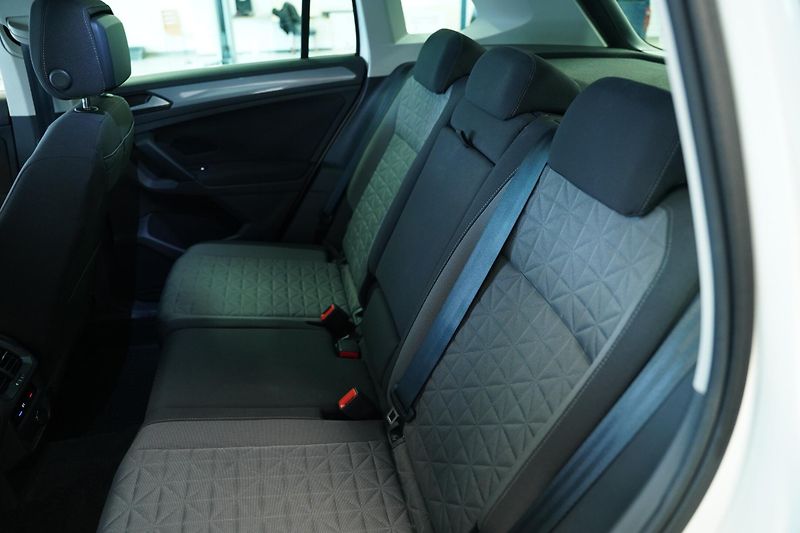 Volkswagen Tiguan - fotka 28 z 31