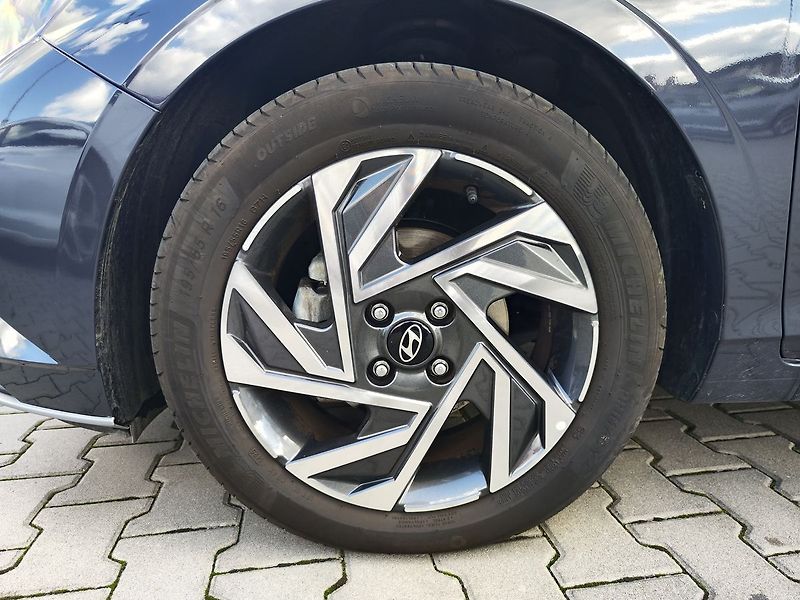 Hyundai i20 1.2i/57kW Wave - fotka 28 z 29