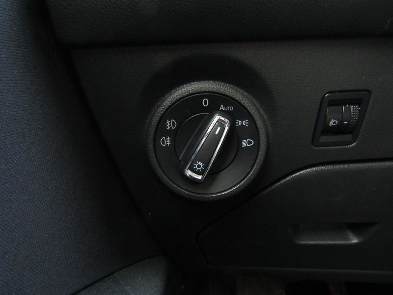 Seat Leon (2014) 16 TDI 77kW - fotka 30 z 35
