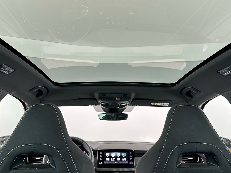Škoda Kamiq (2025) DSG 1.0TSI 85kW Monte Carlo - fotka 29 z 32