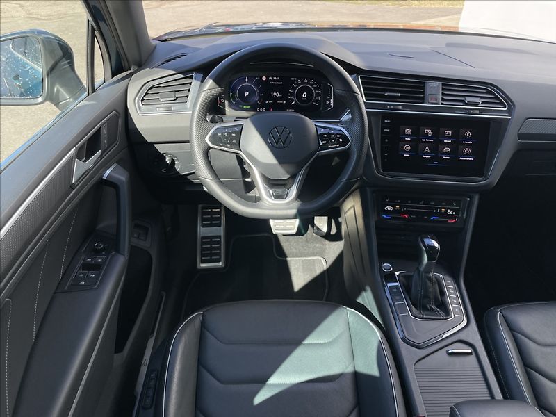 Volkswagen Tiguan 1,4 TSI PHEV DSG R-Line TAŽNÉ - fotka 7 z 25