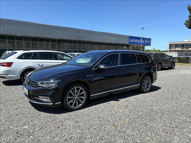 Volkswagen Passat 2,0 R-LINE,TAŽNÉ,KAMERA - fotka 2 z 32