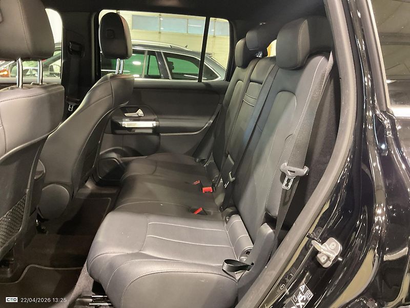 Mercedes-Benz EQB (2021) 300 Luxury 4-Matic 4×4 - fotka 6 z 8