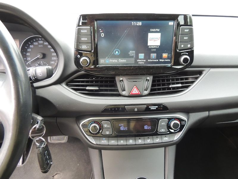 Hyundai i30 (2019) Combi 1.6CRDi,100kw,automat,ČR - fotka 23 z 49