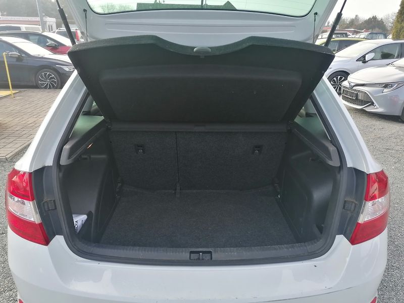 Škoda Rapid (2014) REZERVACE! 1.2 TSi - fotka 14 z 15