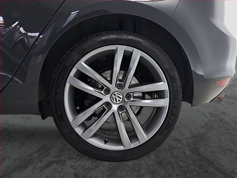 Volkswagen Golf (2017) 1.4 TSI, Tempomat - fotka 14 z 18