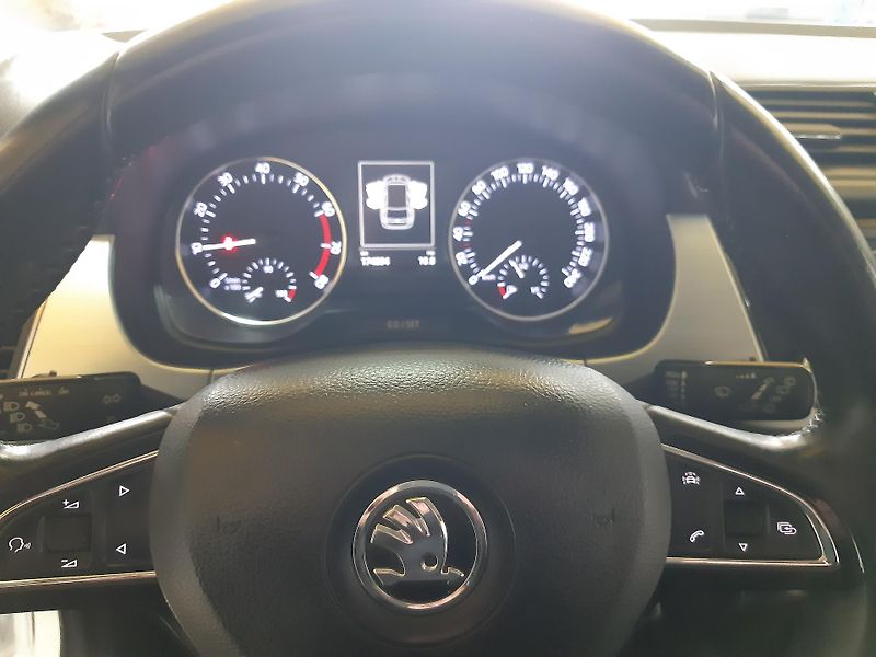 Škoda Fabia III 1.2 TSI KLIMA vyhř.sedáky - fotka 13 z 24