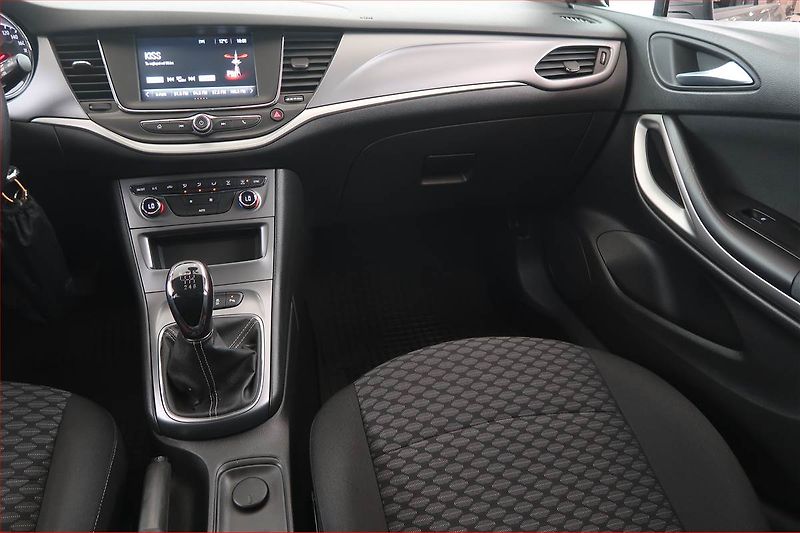 Opel Astra (2018) 1.6 CDTI, Serv.kniha, Tempomat - fotka 8 z 18