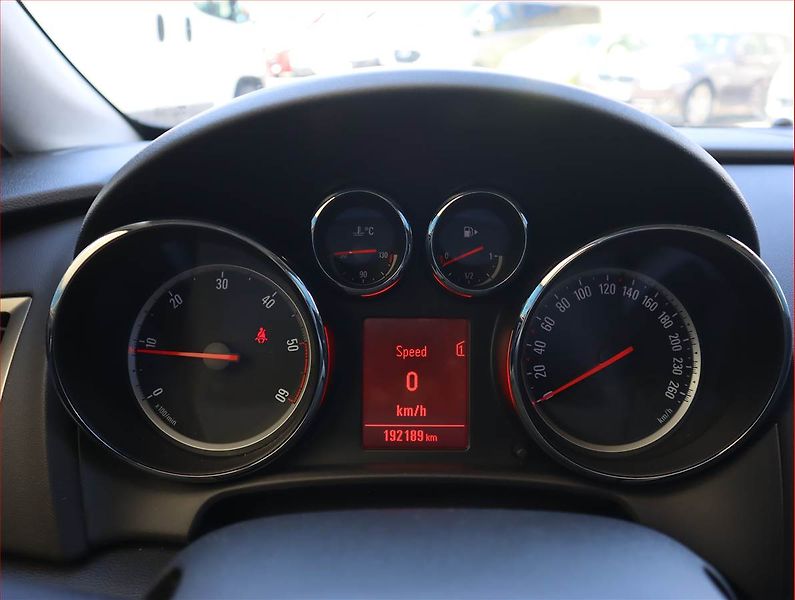 Opel Astra (2012) 1.7 CDTI, Serv.kniha, Tempomat - fotka 11 z 17
