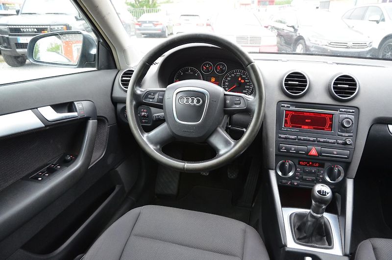 Audi A3 (2007) 2.0 TDi 125kW / STK 05/2028 - fotka 15 z 27