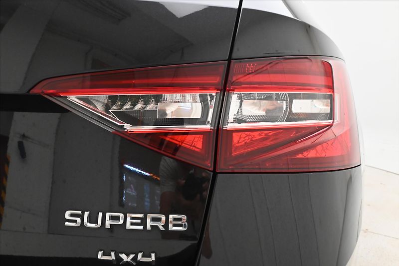 Škoda Superb 2,0 TDI 110 kW 4x4 Style Panor - fotka 31 z 32