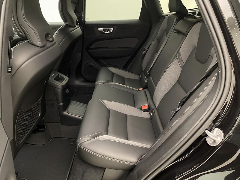 Volvo XC60 (2026) T6 AWD AUT PLUS BLACK EDITION - fotka 6 z 62