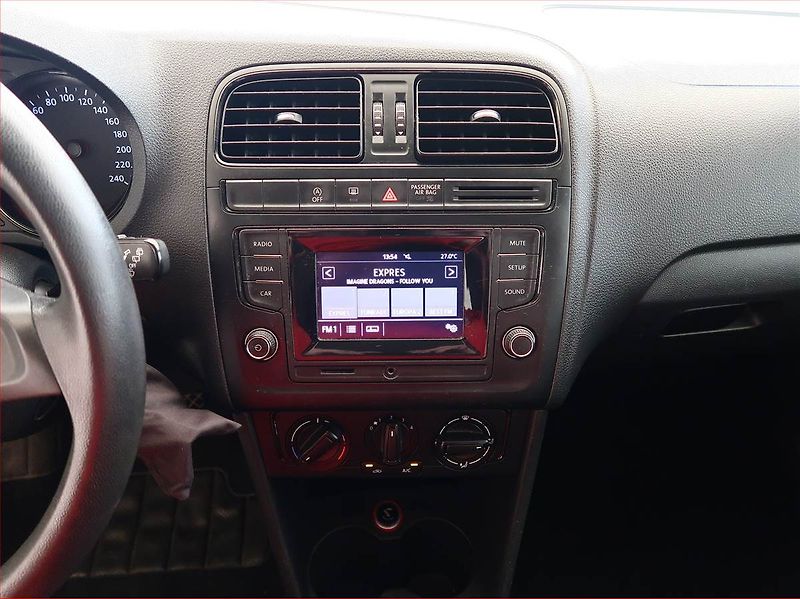 Volkswagen Polo (2014) 1.0, Serv.kniha - fotka 12 z 14