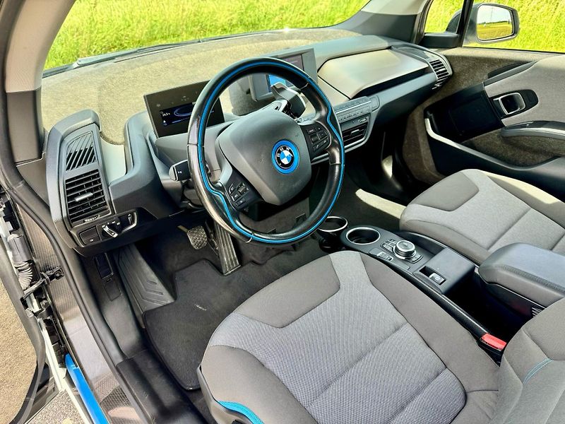 BMW i3 (2022) 120Ah, SoH 90% - fotka 8 z 18