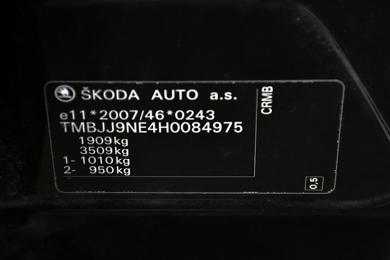 Škoda Octavia 2.0 TDi CR DSG STYLE,NAVI,TEMP - fotka 50 z 50