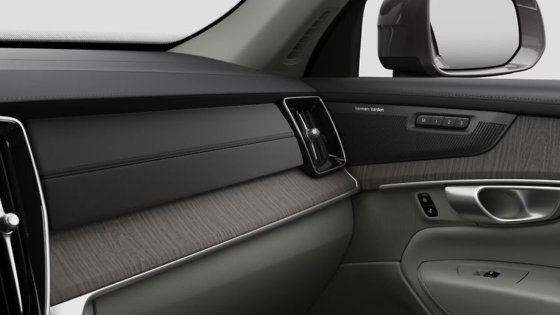 Volvo XC90 (2026) PLUS B5, 360, vzduch. odpr. - fotka 10 z 12