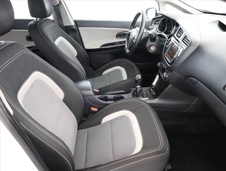 Kia Ceed (2014) 1.6 CRDi, Serv.kniha, nová STK - fotka 7 z 19