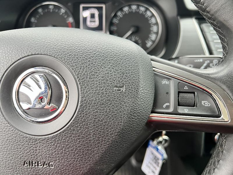 Škoda Fabia JOY 1.0MPi 55kw KLIMA NAVI ALU - fotka 18 z 47