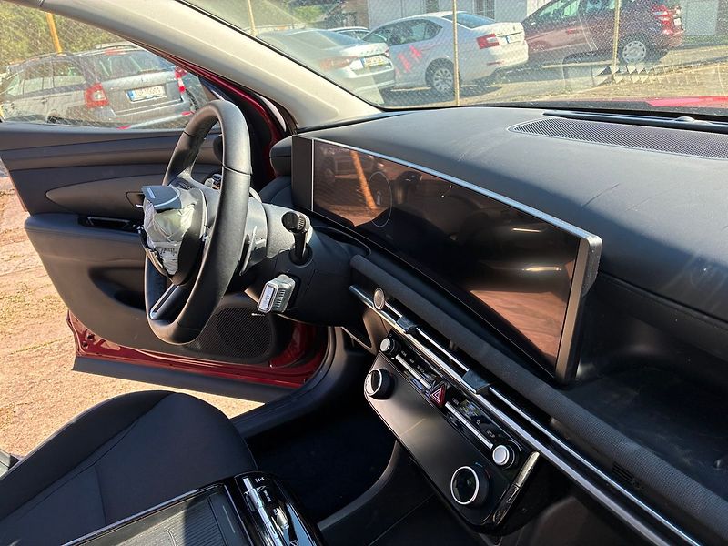 Hyundai Tucson 1.6 T GDI 4x4 MHEV Premium DCT - fotka 14 z 21