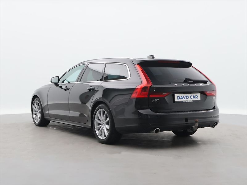 Volvo V90 2,0 D4 140kW Drive-E Momentum - fotka 5 z 35