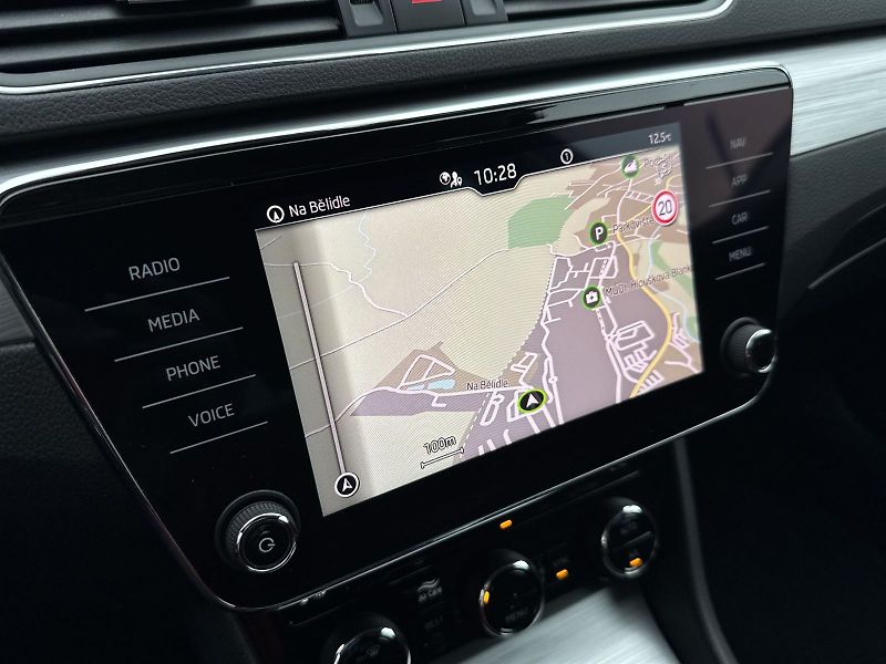 Škoda Superb (2021) Combi 2.0 TDI DSG Ambition - fotka 12 z 31