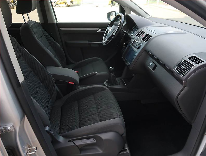 Volkswagen Touran (2011) Comfortline 2.0 TDI - fotka 9 z 19