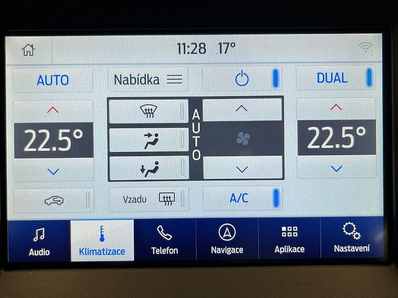 Ford Galaxy 2,0 140kW Titanium AWD 7míst - fotka 57 z 70
