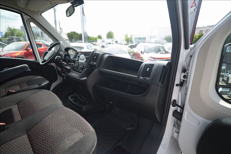 Peugeot Boxer 2,2 BlueHDI 1. MAJITEL ČR DPH - fotka 12 z 28