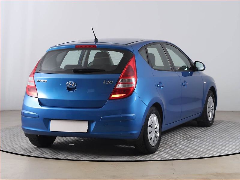 Hyundai i30 (2010) 1.4 CVVT - fotka 5 z 14