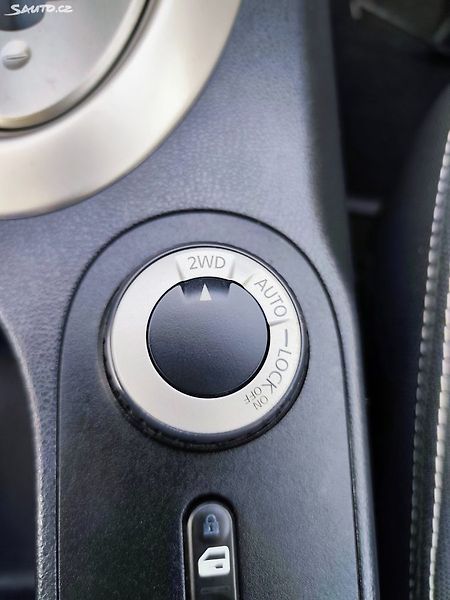 Nissan Qashqai (2012) - fotka 22 z 25