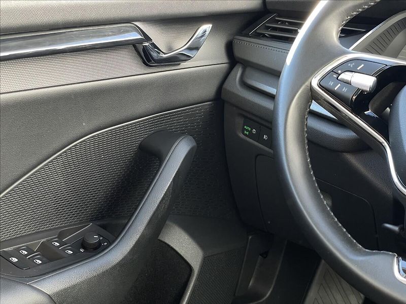 Škoda Octavia 2,0 TDI Combi Ambition Plus - fotka 14 z 24