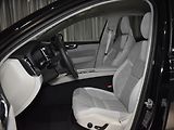 Volvo XC60 2,0 B5 AWD CORE BLIS,Bezklíč - náhled 9