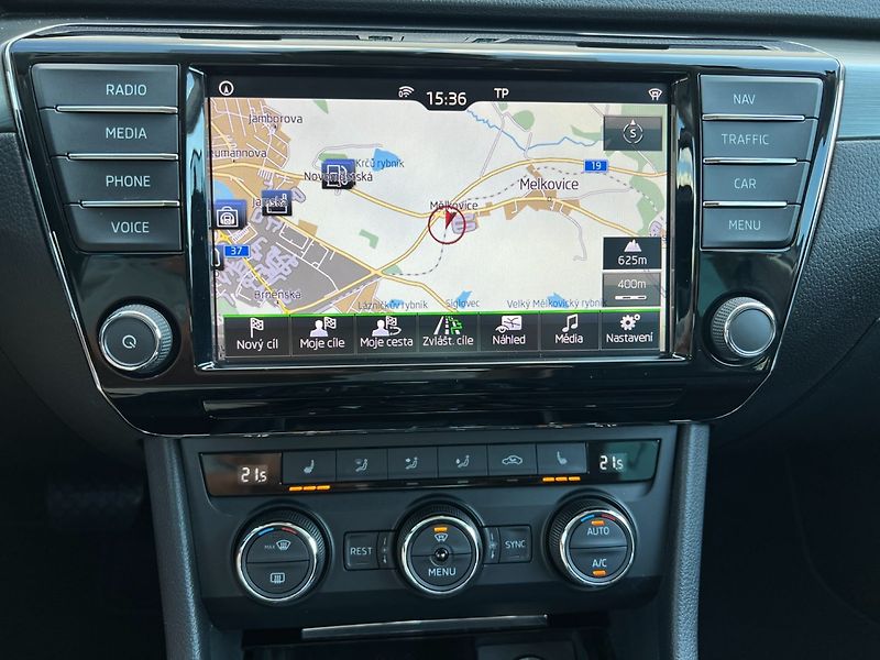 Škoda Superb (2015) 2.0TDi 110kW DSG! Style+! ČR! - fotka 15 z 40