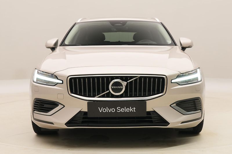Volvo V60 T6 RECHARGE BRIGHT REZERVACE - fotka 16 z 65