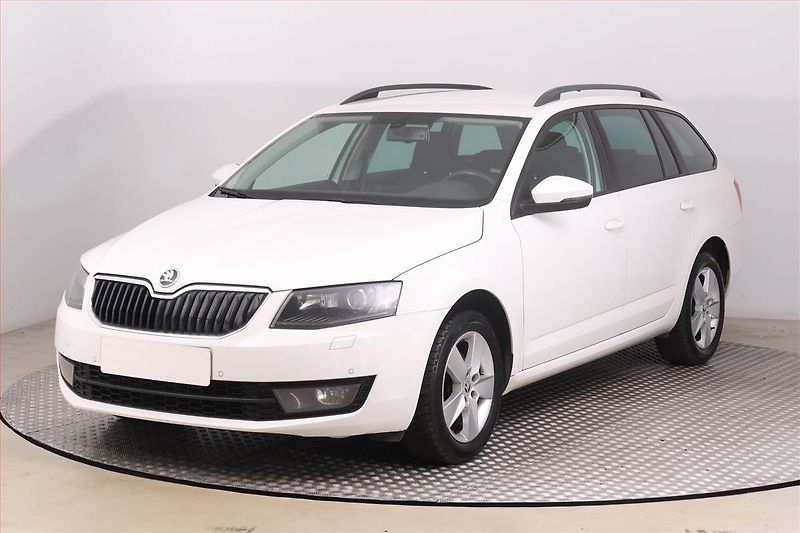 Škoda Octavia (2013) Elegance 2.0 TDI, Serv.kniha - fotka 2 z 16
