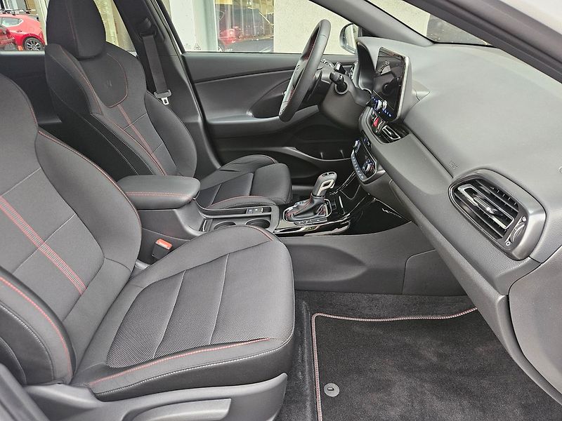Hyundai i30 1,6 T-GDi 110kW, N-Line, 1.maj - fotka 28 z 36
