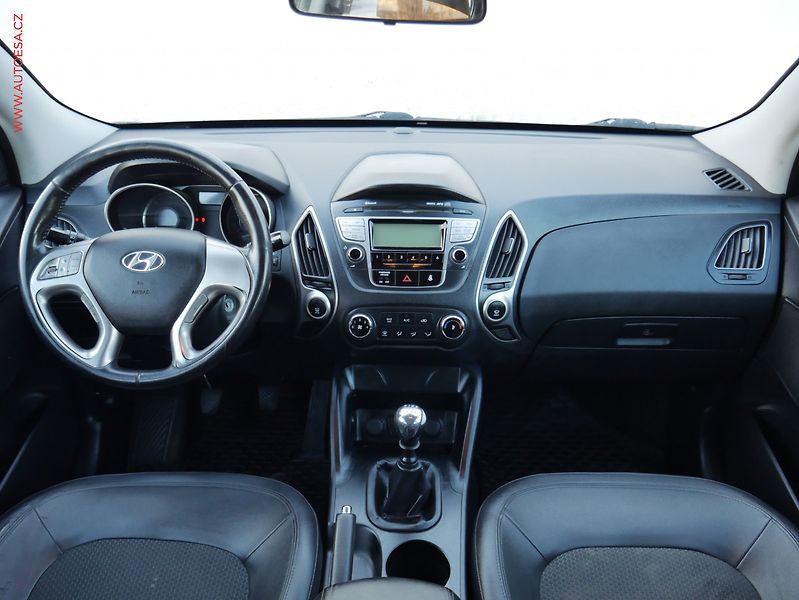 Hyundai ix35 (2010) 2.0 CRDi, ČR, AC, temp, tažné - fotka 8 z 20