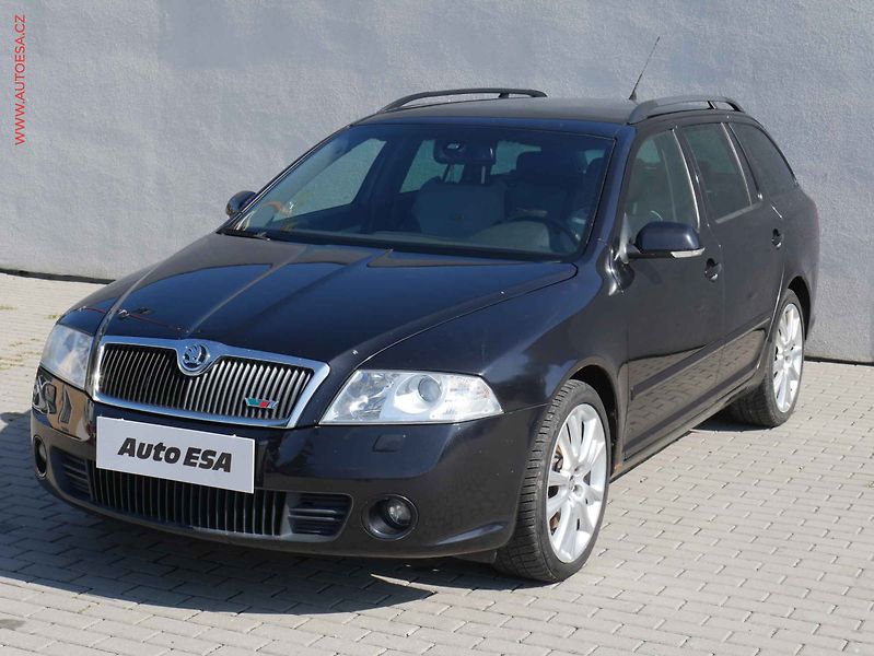 Škoda Octavia (2009) 2.0 TSi, RS, AC, bixen, park - fotka 3 z 16