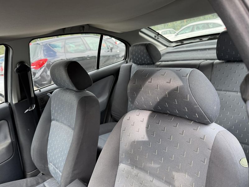 Škoda Octavia 1.9TDI - fotka 14 z 21