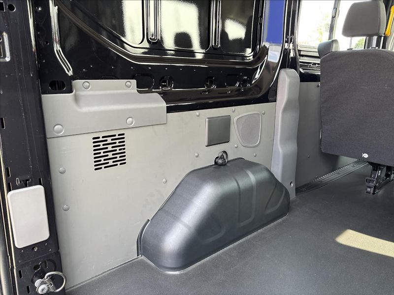 Ford Transit 2,0 EcoBlue L2H3 96kW KombiVan - fotka 6 z 38