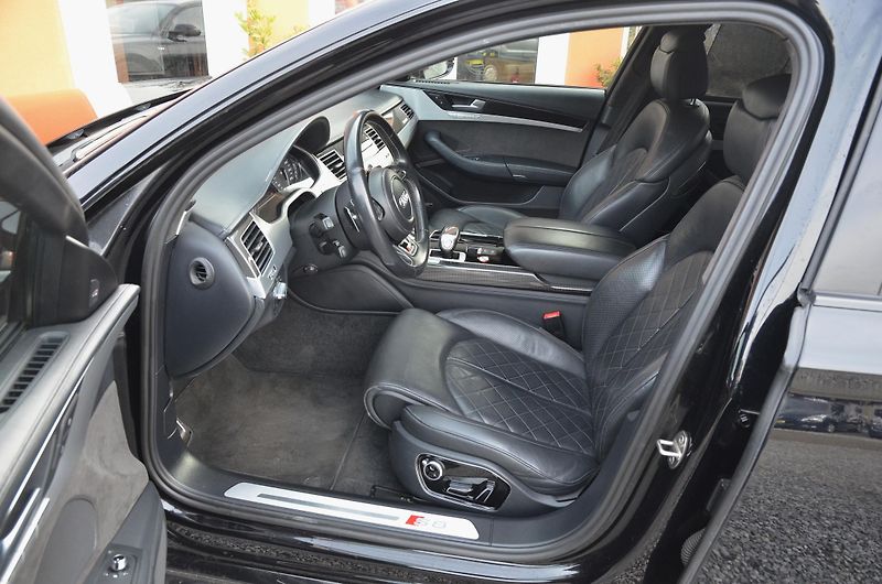 Audi S8 (2017) Plus 4.0 V8 605 PS Quattro - fotka 20 z 47