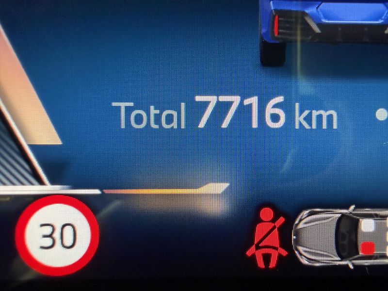 BMW X2 (2025) xDrive20dM ACC HUD Ad.LED PANO - fotka 26 z 48