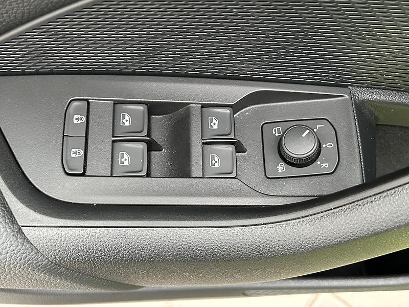 Škoda Octavia 1.5 TSI SportLine - fotka 21 z 29