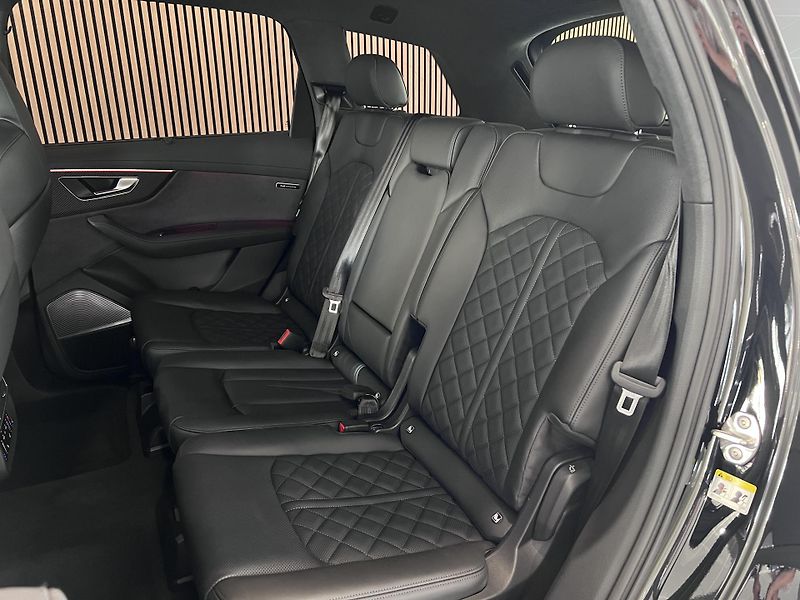 Audi SQ7 Ceramic Exclusive B&O FullSpec - fotka 13 z 33