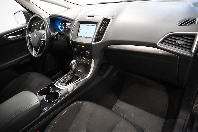 Ford S-MAX  2,0 TDCI 110kW AUTOMAT - fotka 13 z 35