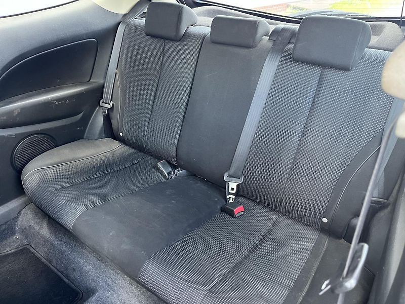 Mazda 2 1.5 GT MZA / 1.maj. / ČR /  - fotka 14 z 26