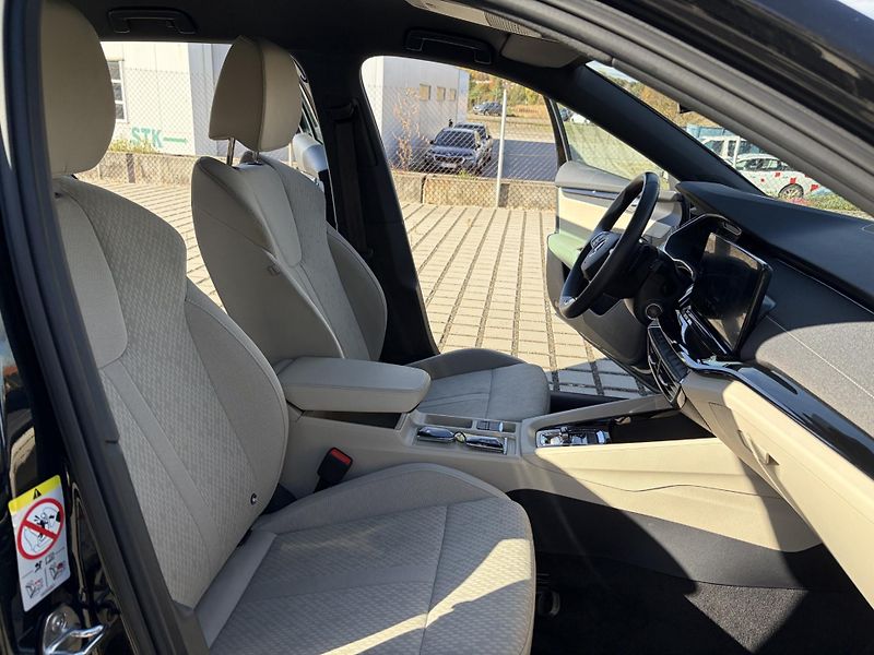 Škoda Octavia (2023) STYLE PLUS iV PLUG-IN-HYBRID - fotka 17 z 33