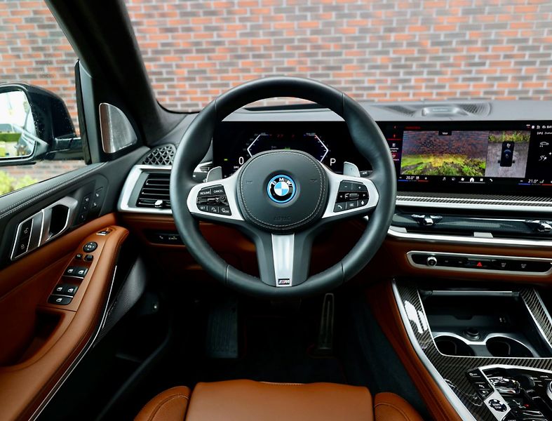 BMW X5 (2025) 50e xDrive M SPORT Individual - fotka 33 z 53