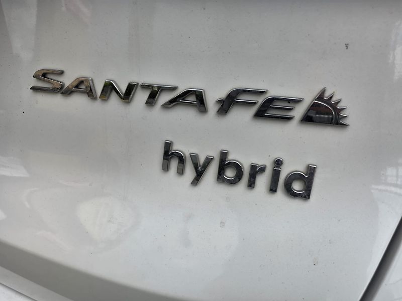 Hyundai Santa Fe 1.6-HYBRID-PREMIUM-PANORAMA - fotka 20 z 21